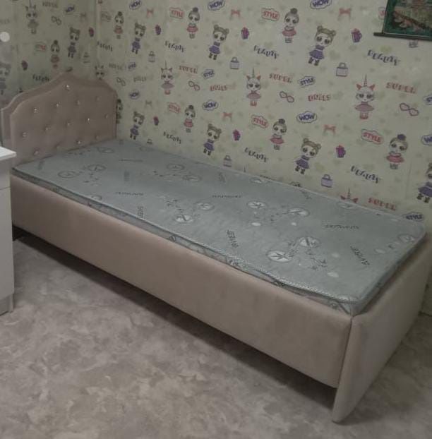 Продам кровать срочна состоение хороший