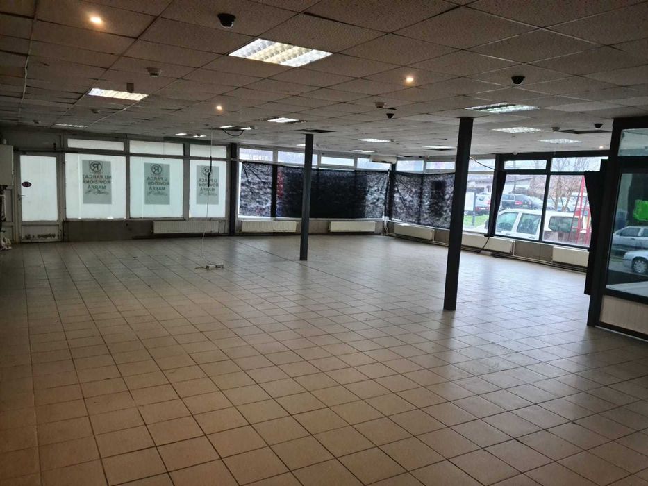 Inchiriez spatiu comercial Piata Ovidiu - 220mp - Mai multe