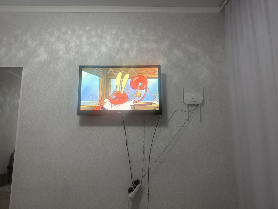 Телевизор LG в хорошем состоянии