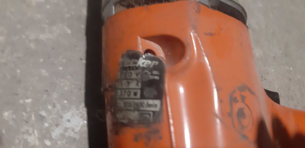 Продавам дрелка Black & Decker