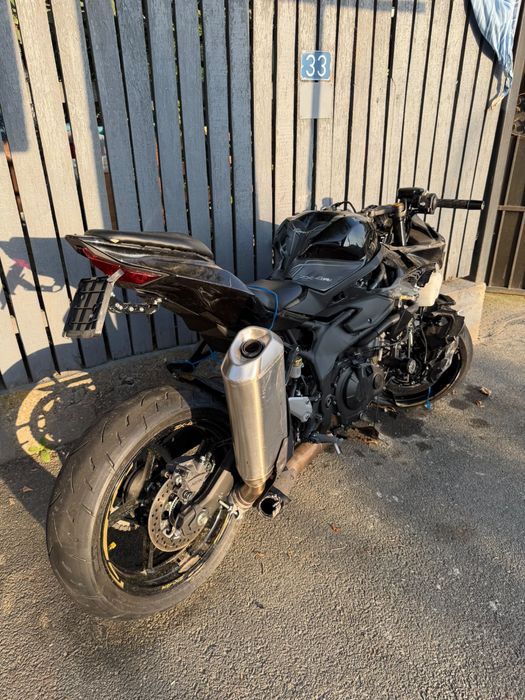 Dezmembrez kawasaki zx4r 2025