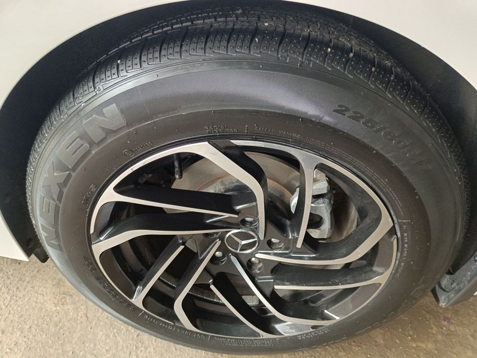 KIA K5 сотилади срочно! Тех паспортда йили 2023 салондан 2024 олинган.