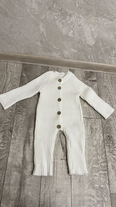 Продам детский костюм осень-зима, кроссовки