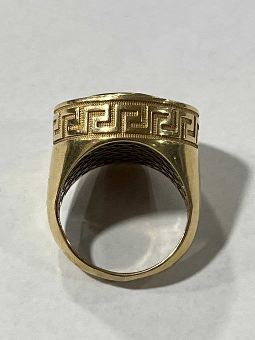 Златен пръстен Mercedes