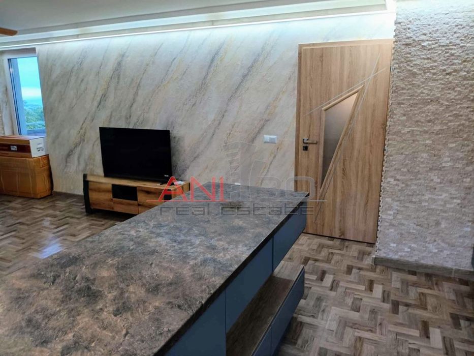 Дава се под наем Тристаен апартамент в Варна, Бриз - 120 кв.м за 897.6 € - Снимка #1