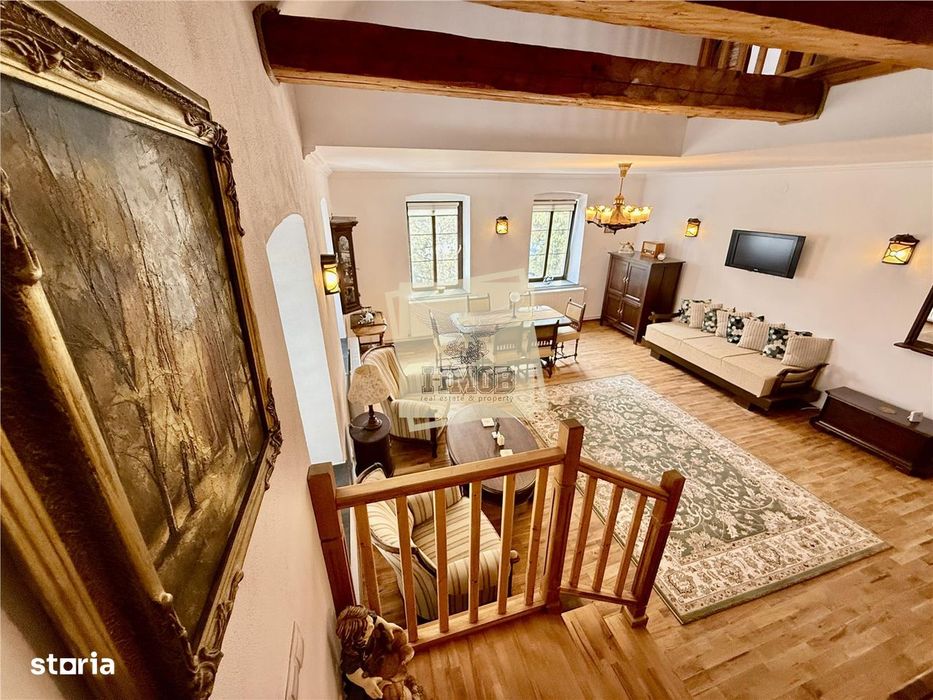 Casa ultracentrala complet renovata 6 camere 3 bai Cisnadioara