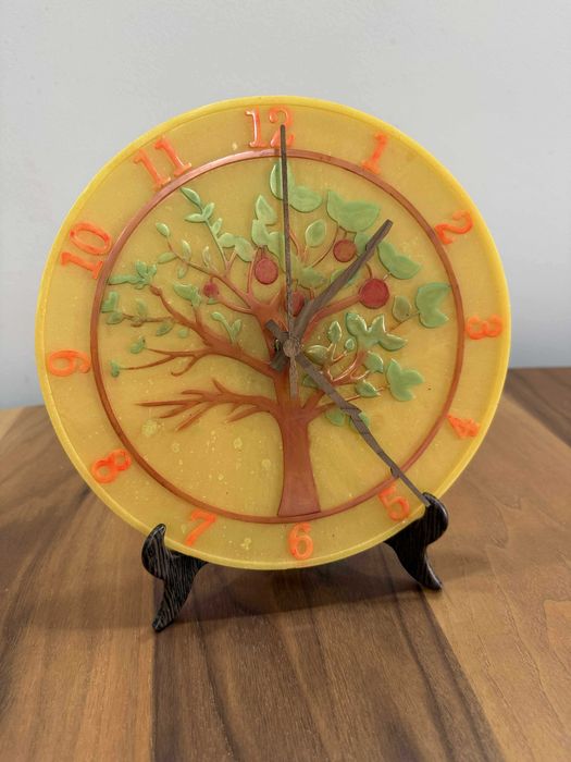 Ръчно изработен часовник - дървото на живота, с луминисцентни цифри