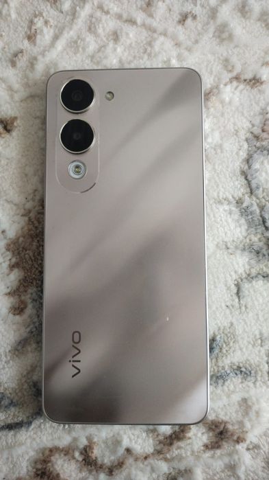 Продам смартфон Vivo y04