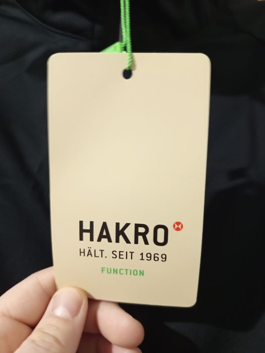 Лека дамска софтшел жилетка HAKRO