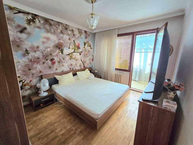 Продава се Тристаен апартамент в София, Младост 2 - 98 кв.м за 2745 €/кв.м - Снимка #11