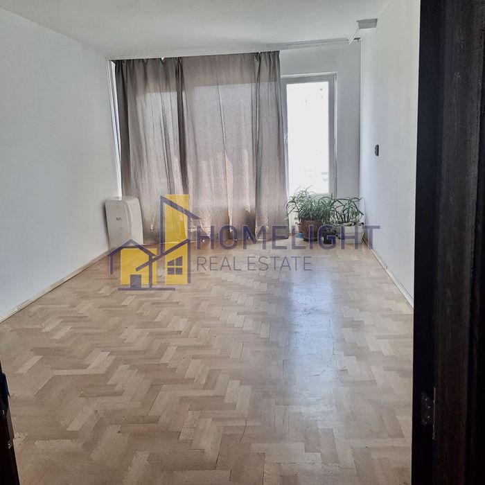 Тристаен апартамент в кв. Слатина