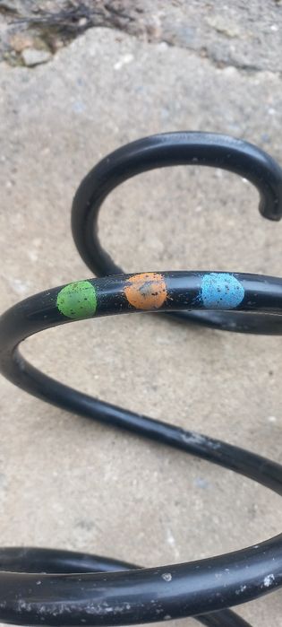 Vand un set de arcuri fata Golf 5 Skoda Octavia  2