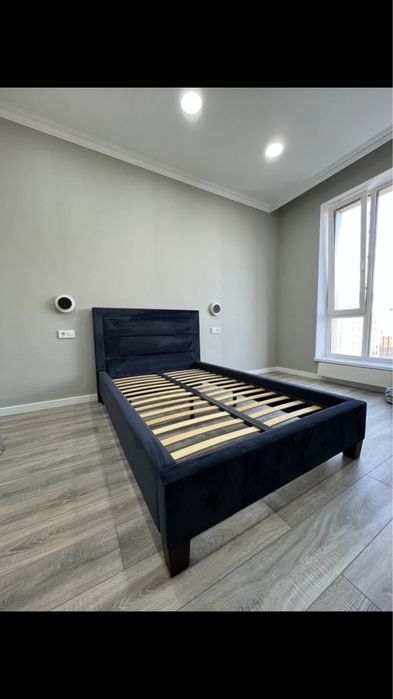 Кровать б/у в отличном состояний!