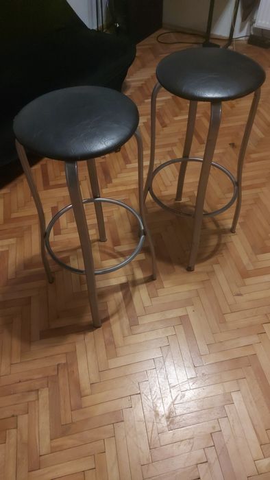 Scaun inalt de  bar / terasa