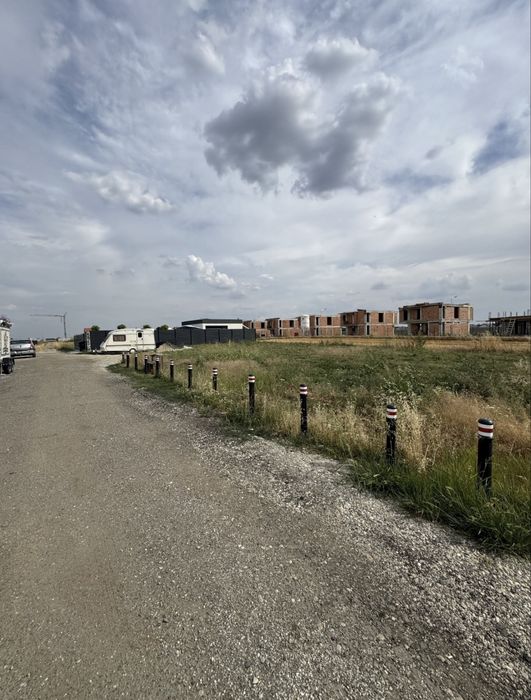teren intravilan in zona com Domnesti sos Curtea Domneasca