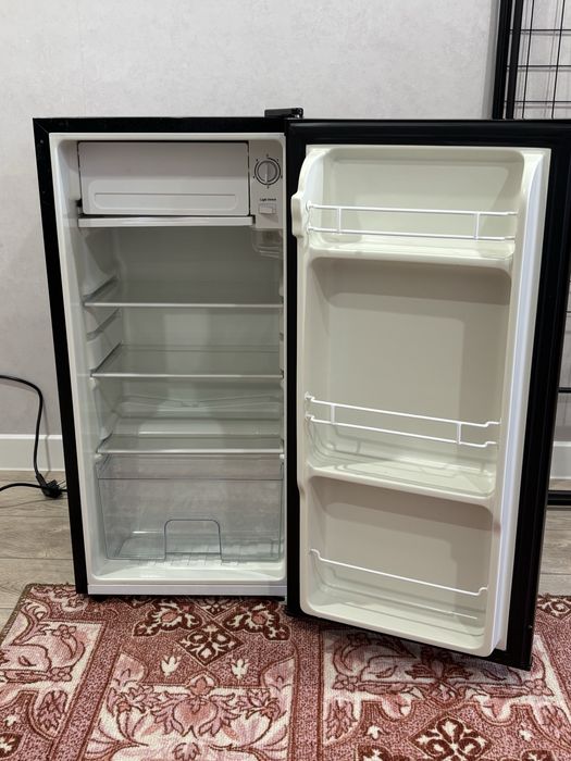 Мини-холодильник продается