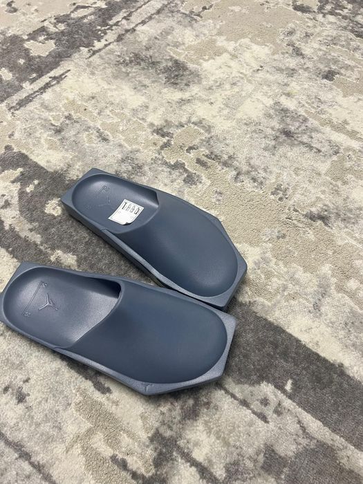 Șlapi Jordan numărul 42