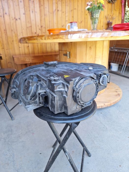 Far xenon bixenon dreapta Audi A4 b7
