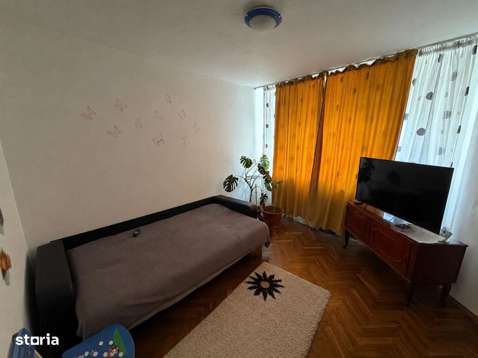Apartament 3 camere decomandat | Parter | Pelendava