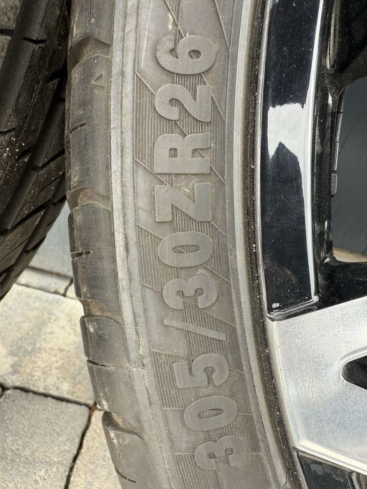 Джанти с гуми 26 цола за CADILAC ESCALATE 12 дупки 305/30/26