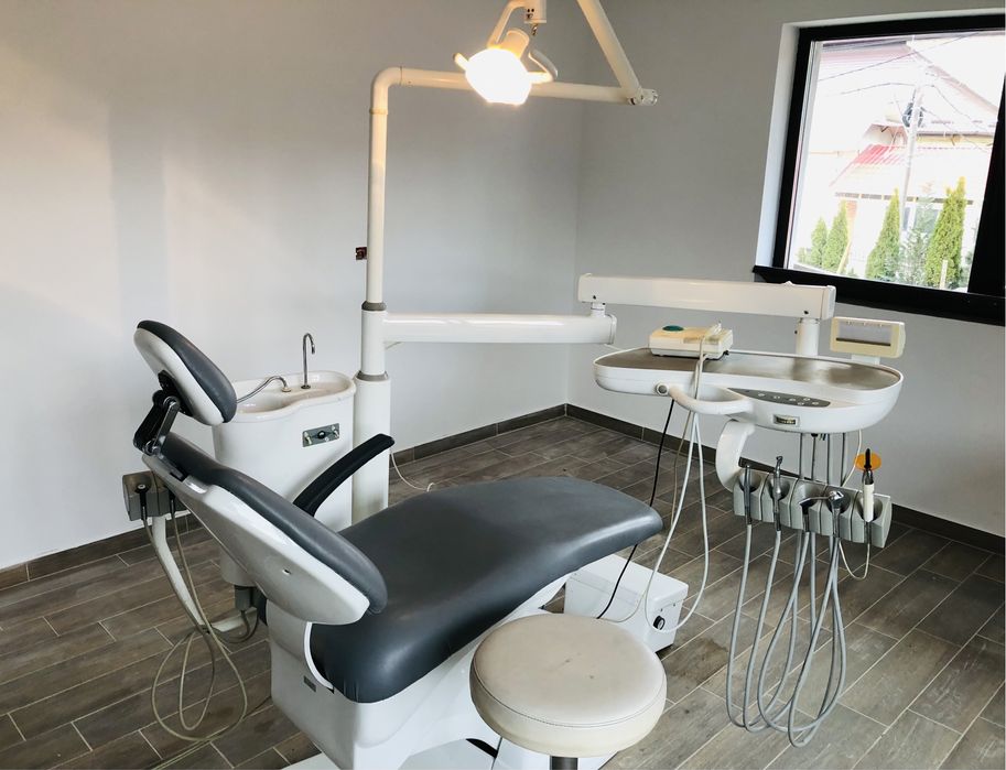 Vând unit dentar in stare bună tapiterie noua - 1000 lei