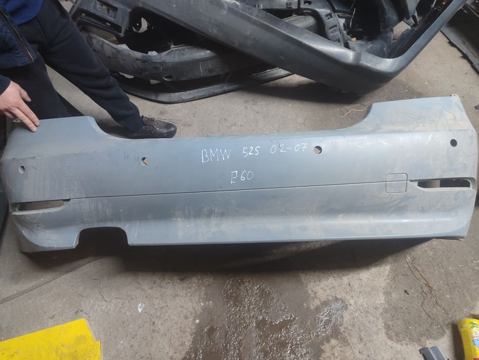 Бампер BMW 525 E60