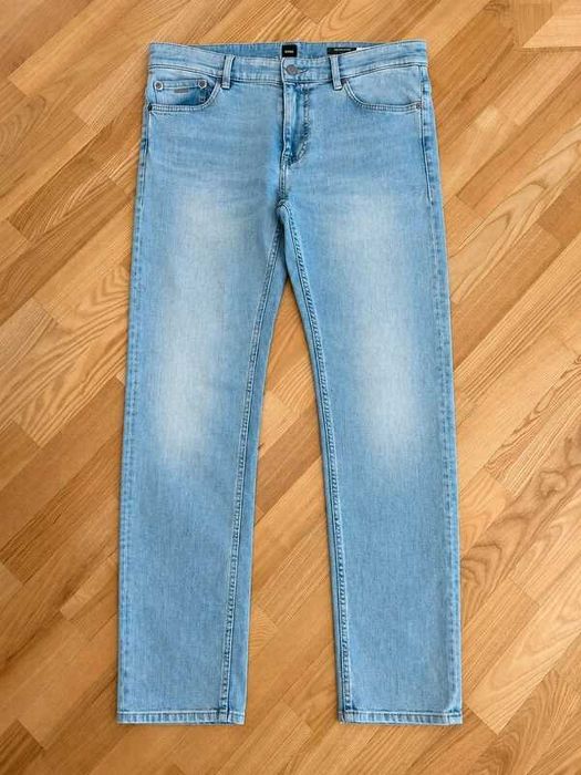 Blugi BOSS Hugo Boss 020 Delaware Slim Fit, denim albastru deschis – Mărimea XL