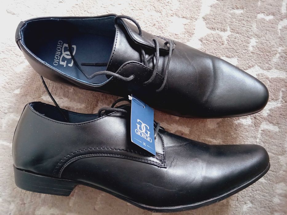 нови обувки N46 .