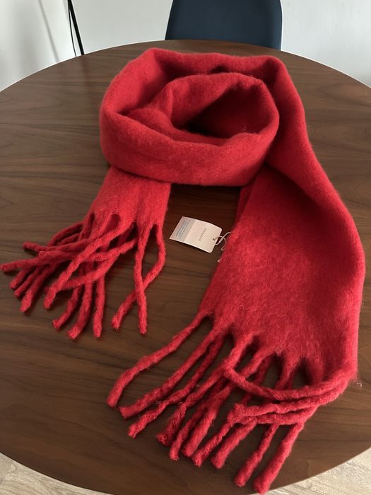 Fular rosu Primark nou cu eticheta