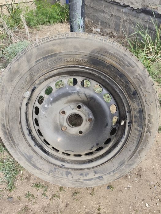 Продам покрышка с диском R 15  195/65