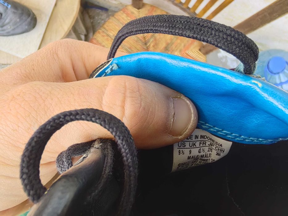 Футболни обувки - бутонки 43 професионални Adidas Predator