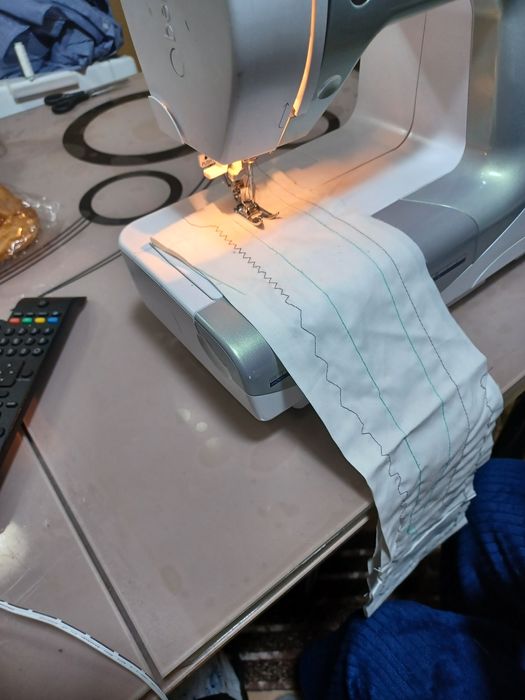 Masina cusut Bernette