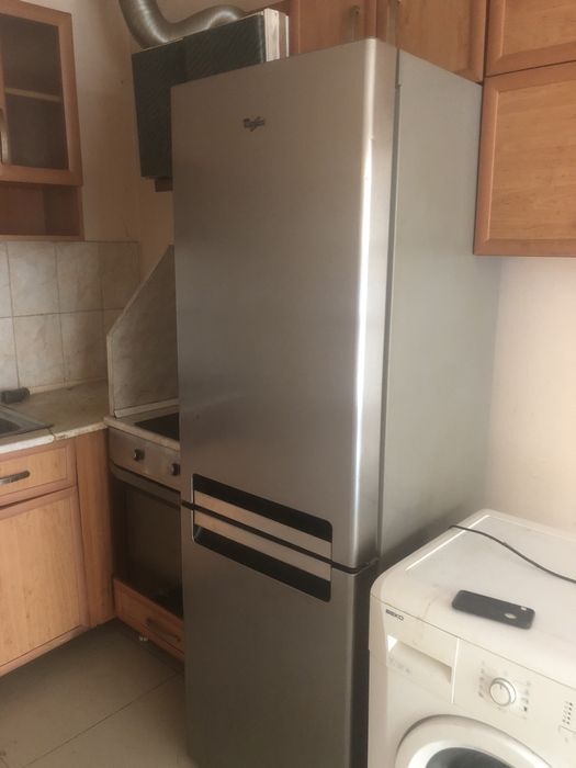 Хладилник Whirlpool с фризер