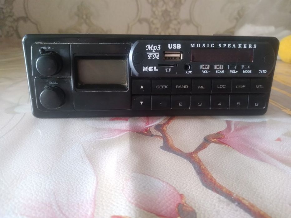 Магнитофон с колонками