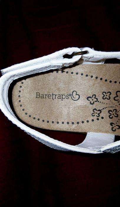 Из Америки, женские летние сандалии от бренда "Baretraps"    Цена 320.