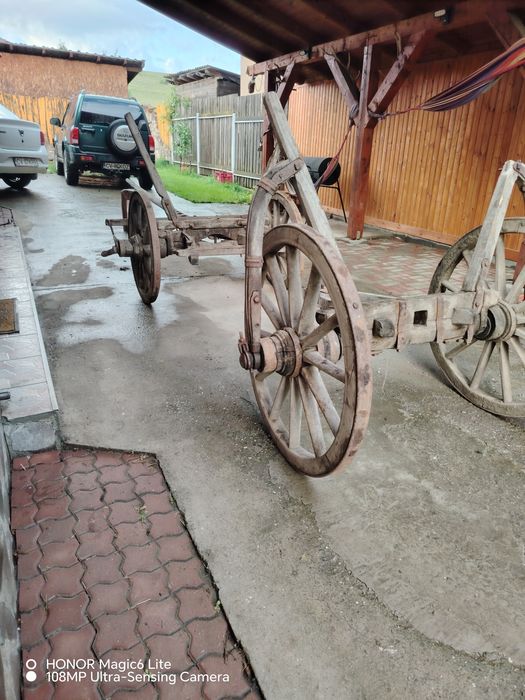 Căruță veche , decor, ...