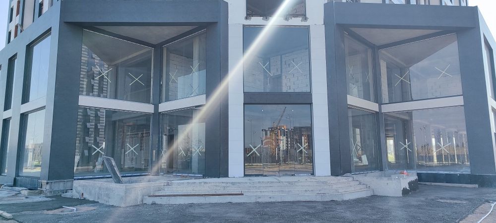 Нежилое помещение под офис или салон красоты с панорамными окнами