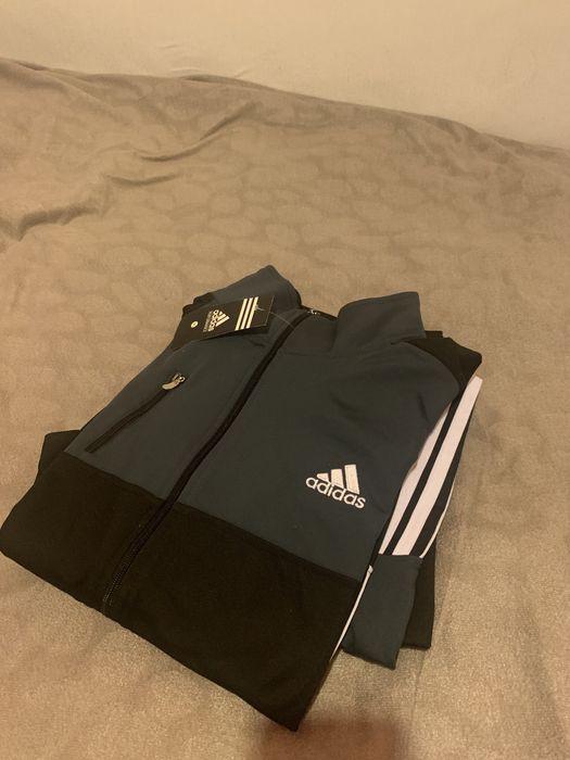 Treninguri unisex, diferite modele și culori