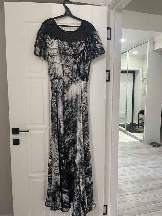 Элегантное вечернее платье, размер М