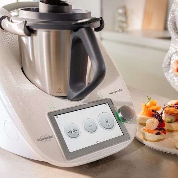Vând Thermomix TM6 Snow White (Ediție Limitată) – NOU, Sigilat în Cutie!