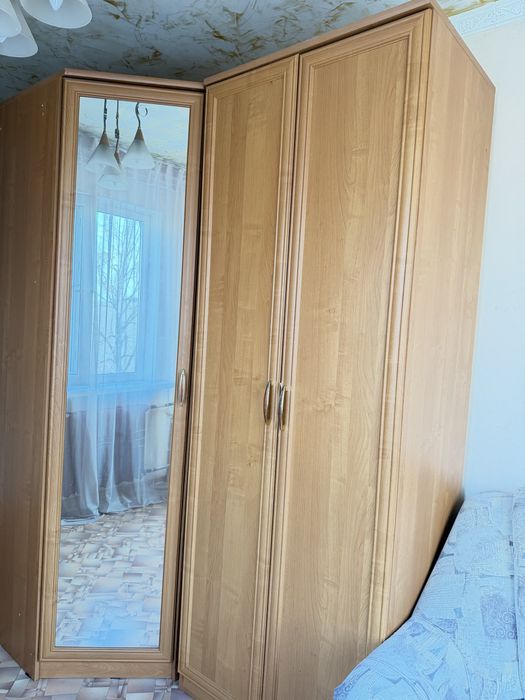 Шкаф в отличном состоянии угловой