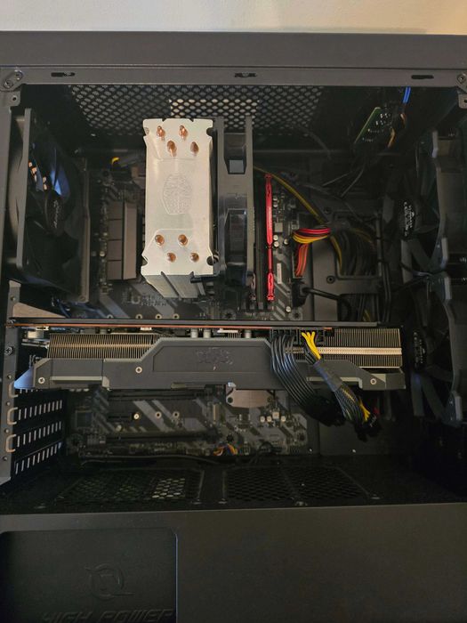 PC Gaming i7 8700 + RX 5700 XT + SSD – Stare Excelentă / Bonus Casti