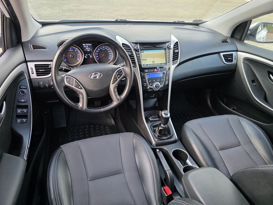 Hyundai i30 YES 1.6 diesel Camera Navigatie