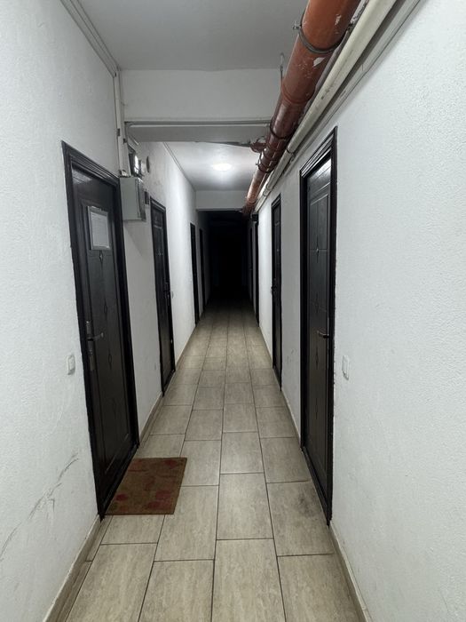 Vand boxa bloc demisol 14m patrati