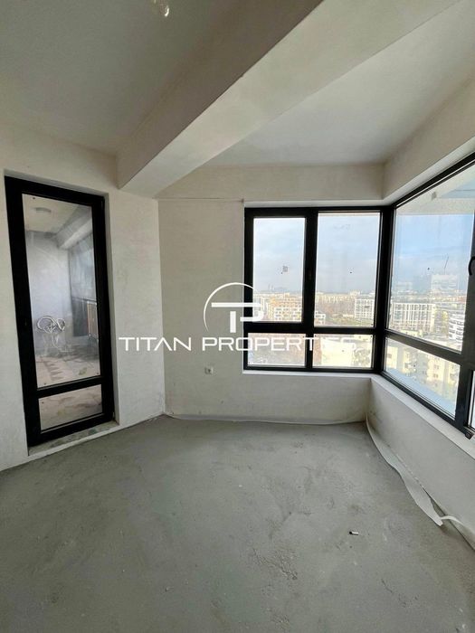 Тристаен апартамент в жк. Христо Смирненски