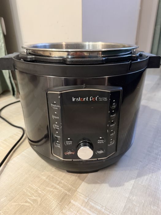 Instant Pot Pro Crisp + Air Fryer 11-in-1, 7.6L