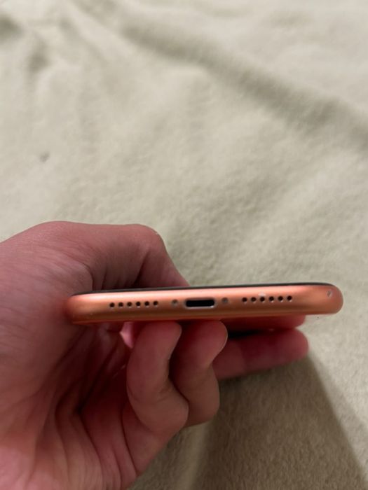 Iphone xr akb 77% торг есть