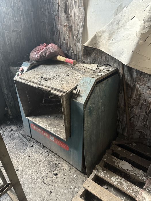 Продам тестомес бункер 100 кг