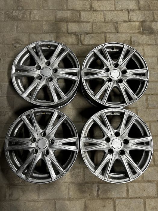 Комплект литых дисков R16