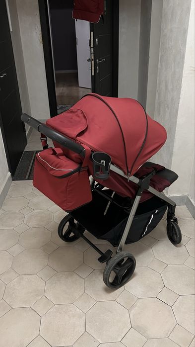 Всесезонная прогулочная коляска